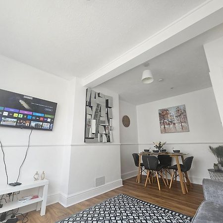 St Albans City Stays - Near Luton Airport - St Albans Abbey & City Train Station - Close To London- Harry Potter World - The Odyssey Cinema - Abbey Cathedral- Contractors I Business I Leisure- Sleeps Upto 6 People Zewnętrze zdjęcie