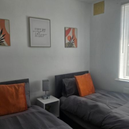 St Albans City Stays - Near Luton Airport - St Albans Abbey & City Train Station - Close To London- Harry Potter World - The Odyssey Cinema - Abbey Cathedral- Contractors I Business I Leisure- Sleeps Upto 6 People Zewnętrze zdjęcie