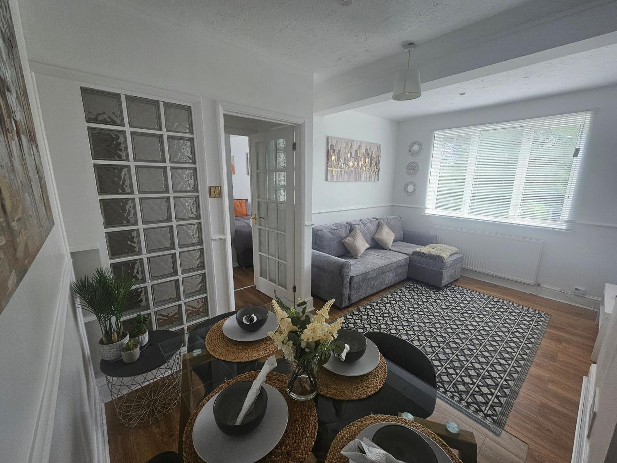 St Albans City Stays - Near Luton Airport - St Albans Abbey & City Train Station - Close To London- Harry Potter World - The Odyssey Cinema - Abbey Cathedral- Contractors I Business I Leisure- Sleeps Upto 6 People Zewnętrze zdjęcie