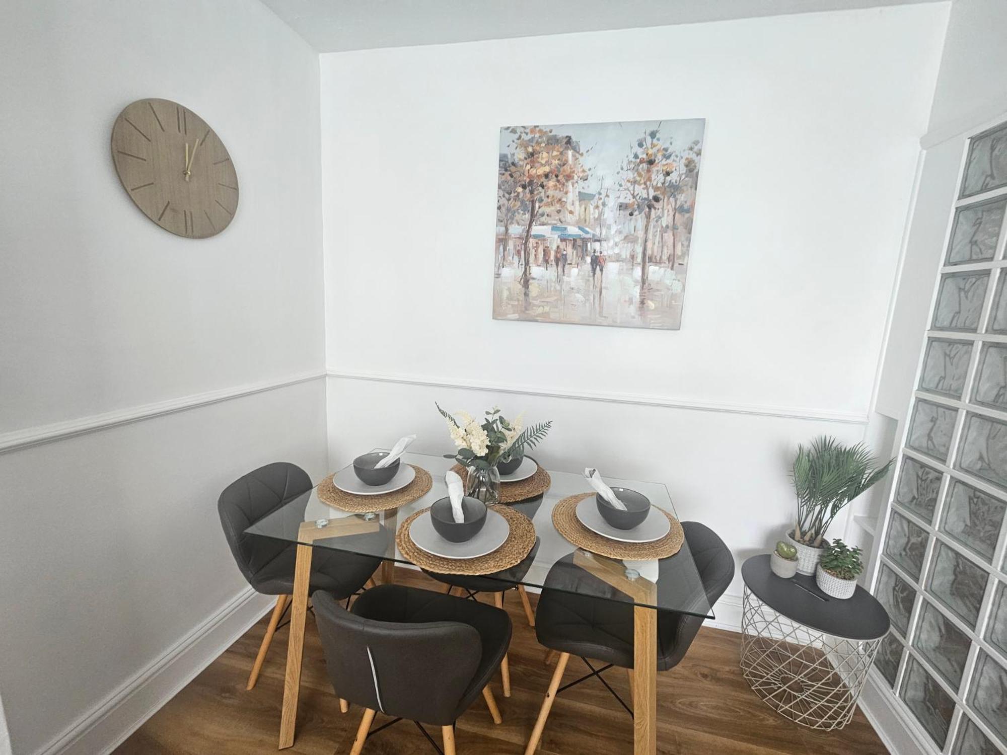 St Albans City Stays - Near Luton Airport - St Albans Abbey & City Train Station - Close To London- Harry Potter World - The Odyssey Cinema - Abbey Cathedral- Contractors I Business I Leisure- Sleeps Upto 6 People Zewnętrze zdjęcie