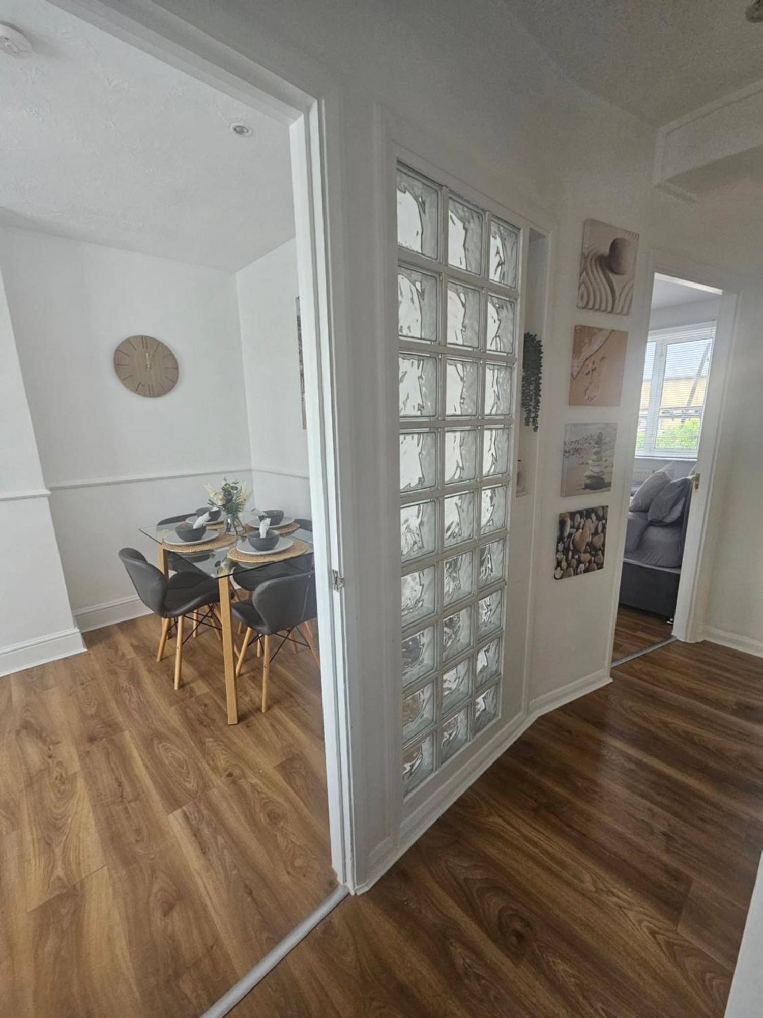 St Albans City Stays - Near Luton Airport - St Albans Abbey & City Train Station - Close To London- Harry Potter World - The Odyssey Cinema - Abbey Cathedral- Contractors I Business I Leisure- Sleeps Upto 6 People Zewnętrze zdjęcie