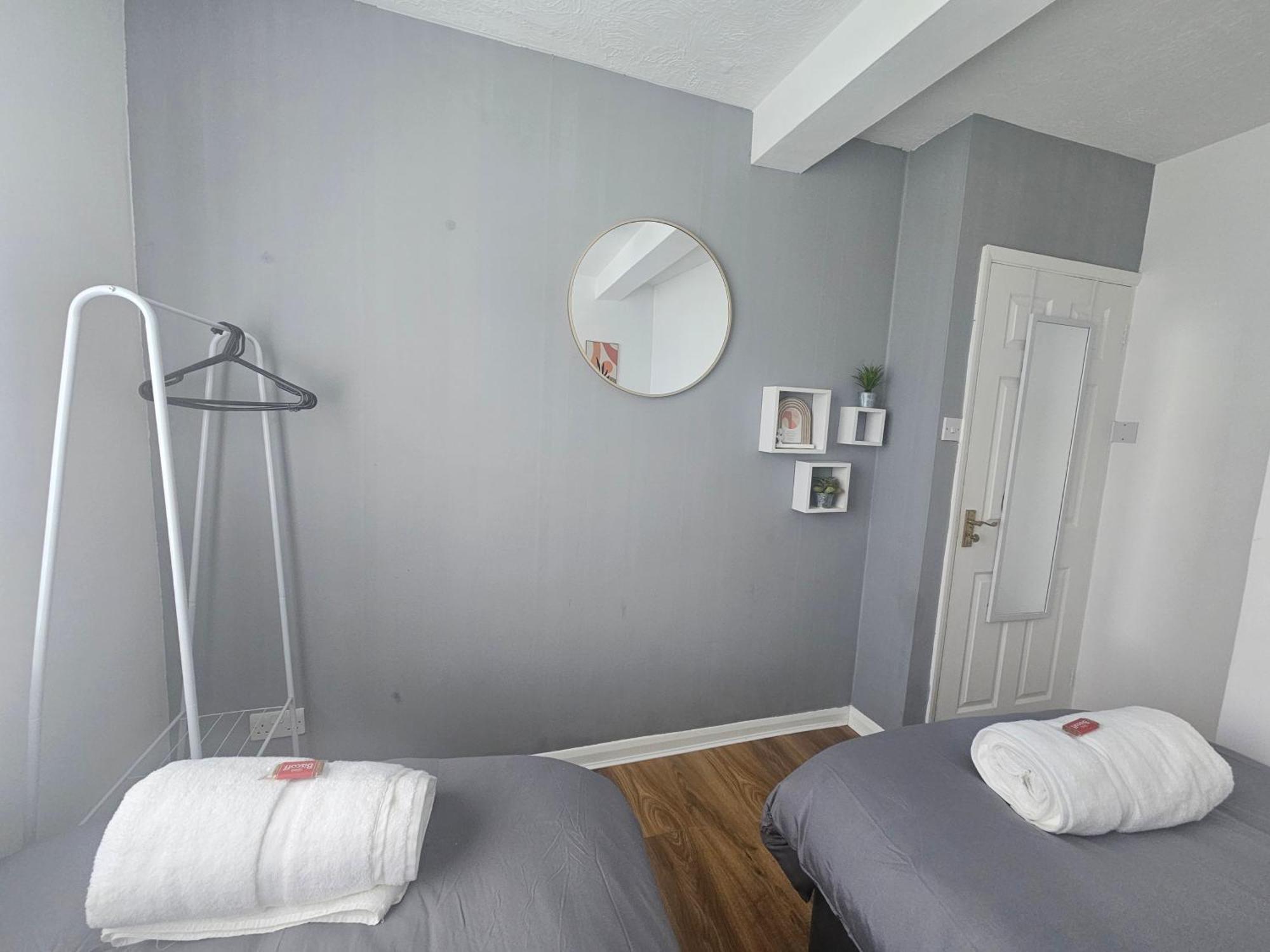 St Albans City Stays - Near Luton Airport - St Albans Abbey & City Train Station - Close To London- Harry Potter World - The Odyssey Cinema - Abbey Cathedral- Contractors I Business I Leisure- Sleeps Upto 6 People Zewnętrze zdjęcie