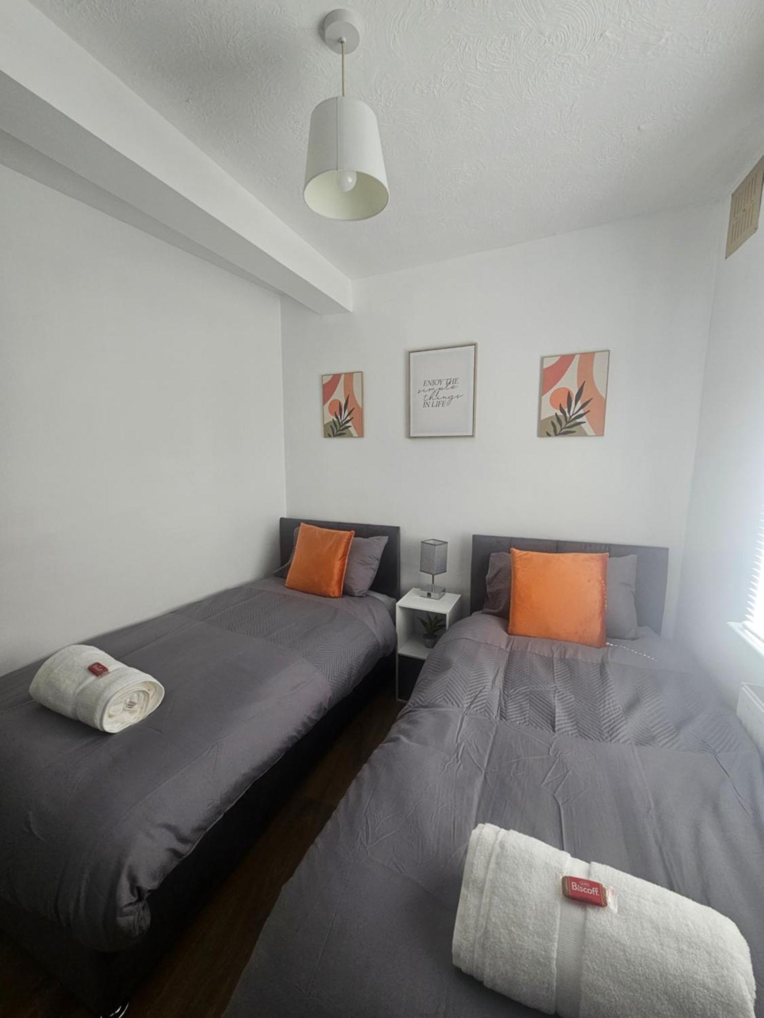 St Albans City Stays - Near Luton Airport - St Albans Abbey & City Train Station - Close To London- Harry Potter World - The Odyssey Cinema - Abbey Cathedral- Contractors I Business I Leisure- Sleeps Upto 6 People Zewnętrze zdjęcie