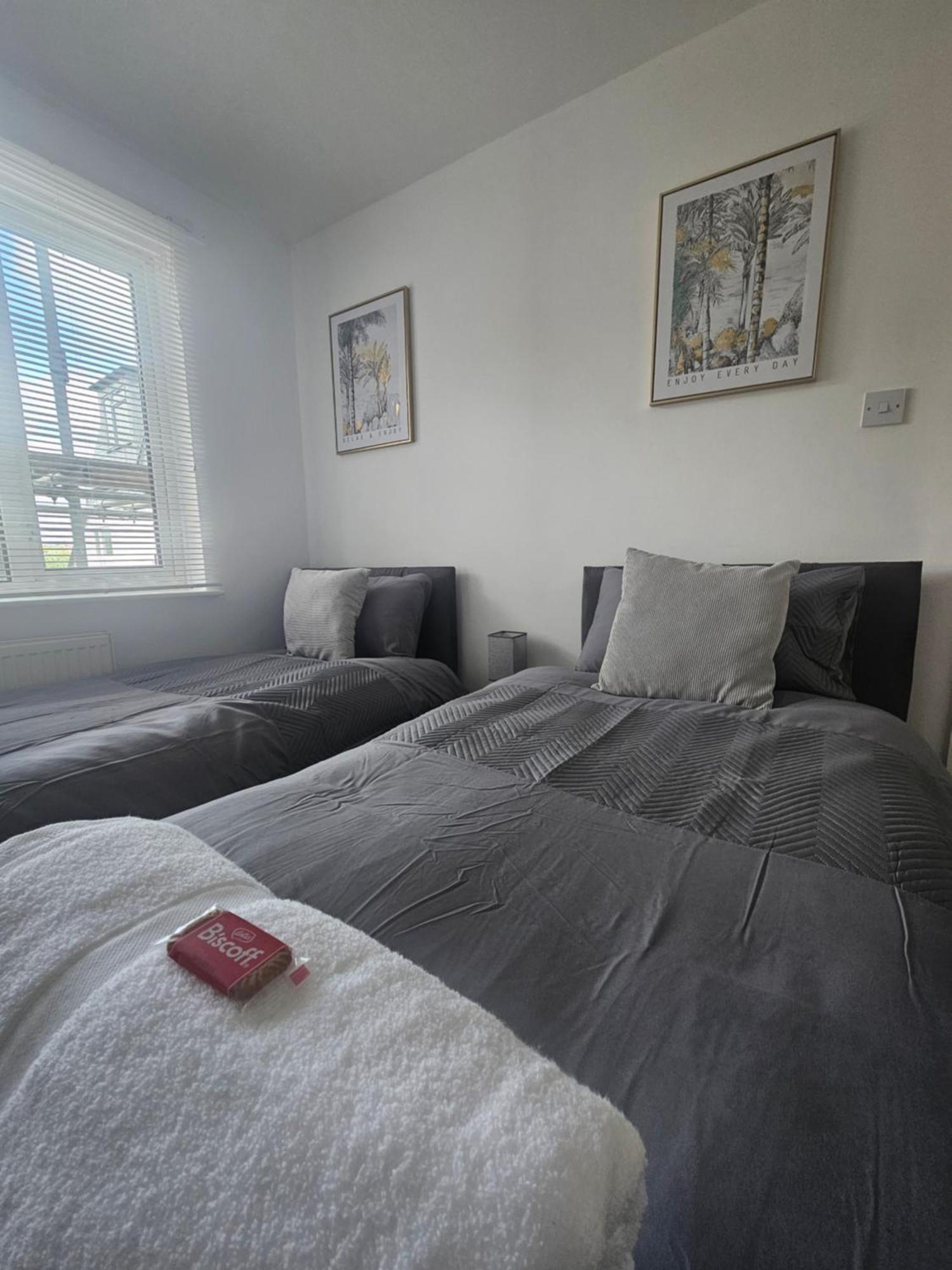 St Albans City Stays - Near Luton Airport - St Albans Abbey & City Train Station - Close To London- Harry Potter World - The Odyssey Cinema - Abbey Cathedral- Contractors I Business I Leisure- Sleeps Upto 6 People Zewnętrze zdjęcie