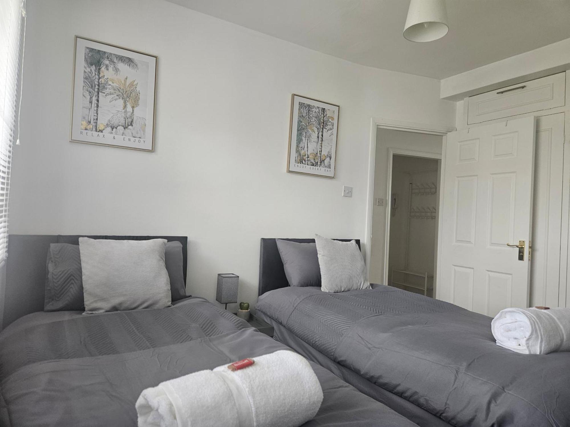 St Albans City Stays - Near Luton Airport - St Albans Abbey & City Train Station - Close To London- Harry Potter World - The Odyssey Cinema - Abbey Cathedral- Contractors I Business I Leisure- Sleeps Upto 6 People Zewnętrze zdjęcie
