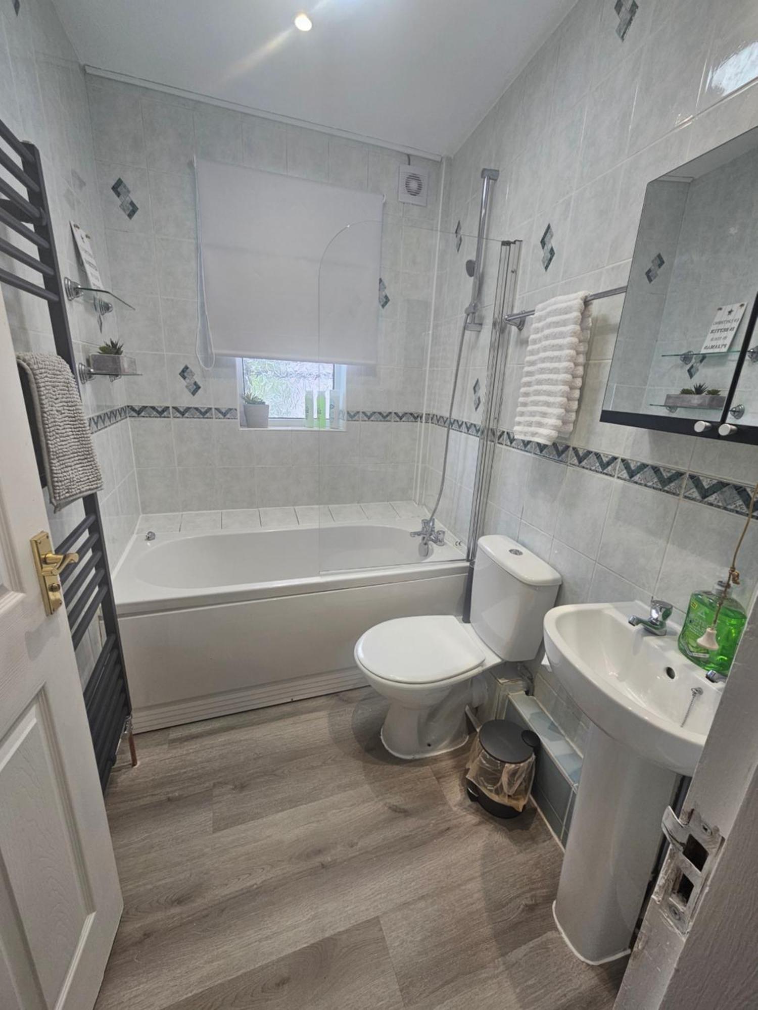 St Albans City Stays - Near Luton Airport - St Albans Abbey & City Train Station - Close To London- Harry Potter World - The Odyssey Cinema - Abbey Cathedral- Contractors I Business I Leisure- Sleeps Upto 6 People Zewnętrze zdjęcie